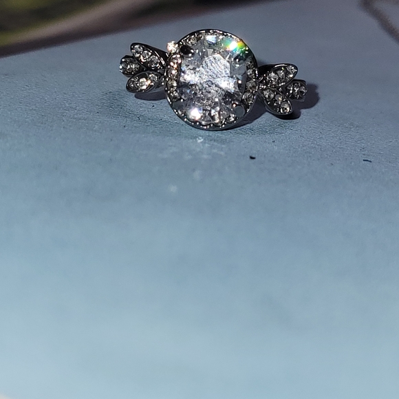 Ring - Picture 5 of 9